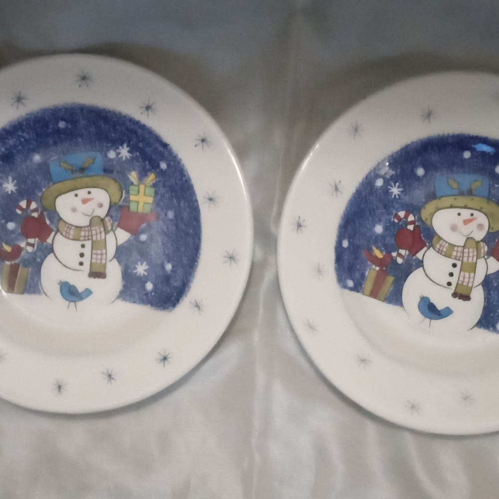 Studio Nova Snowman Plates - Blue and White